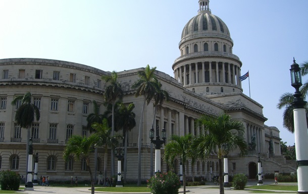 Парламент Куби вийшов у Facebook і Twitter
