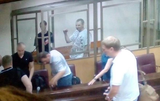 Суд дозволив Сенцову зустрітися з консулом України