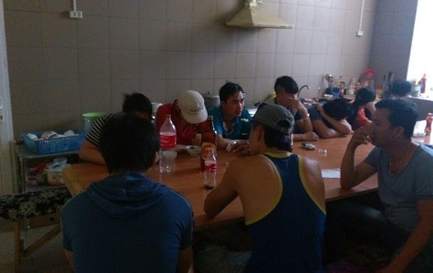 В Одесі затримали 18 нелегалів-в єтнамців