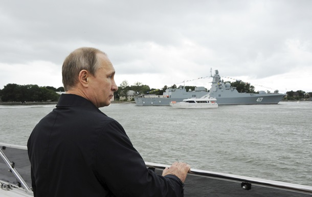 На очах у Путіна бойовий корабель не зміг запустити ракету