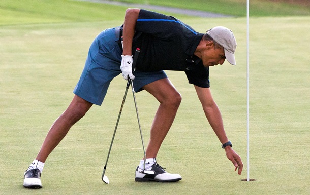 Обама начал отмечать день рождения на поле для гольфа
