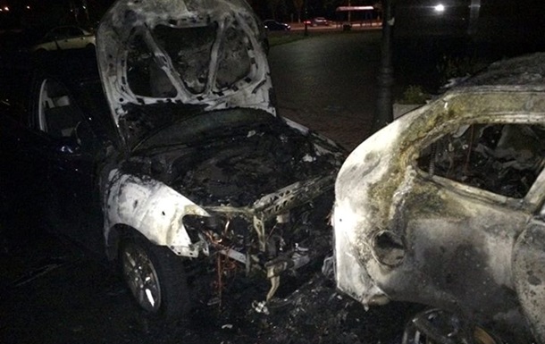 В Киеве сгорело несколько автомобилей