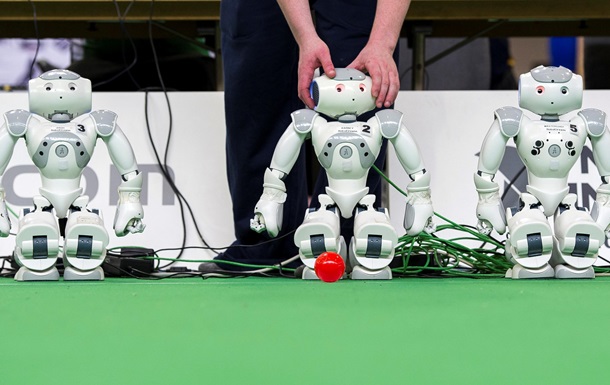 Японцы научили робота NAO играть в приставку на уровне с человеком