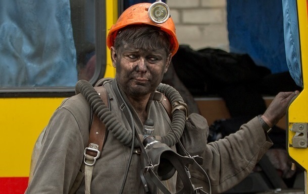 Обстріли Дзержинська: поранені троє жителів, шахтарів евакуюють