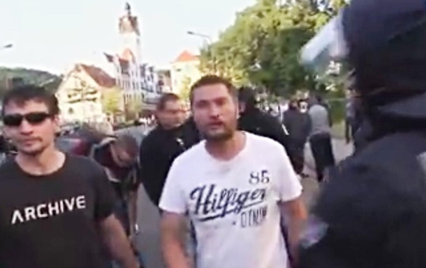 В Германии на улицу вышли сторонники  Новороссии  (ВИДЕО)