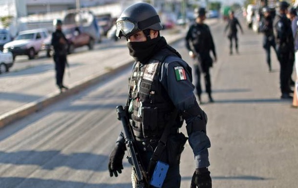 В Мексике убит активист, помогавший искать пропавших студентов