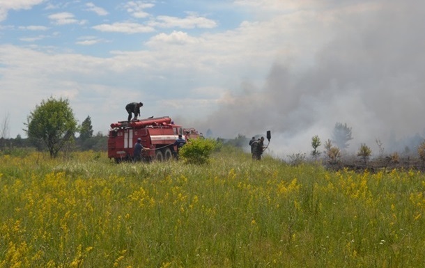 У ДержНС відзвітували про гасіння пожежі під Чорнобилем