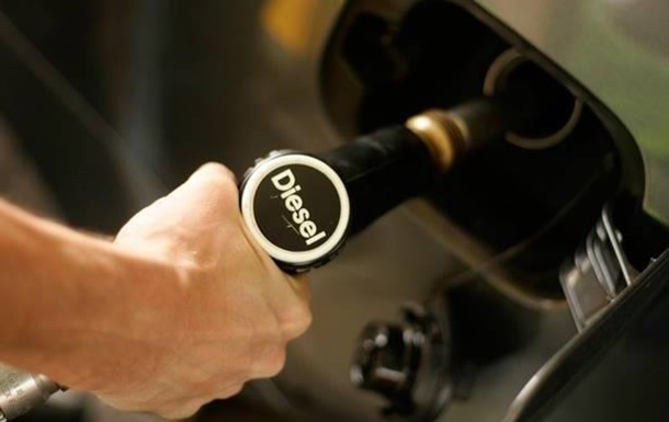 Дизельне паливо у Великобританії стало дешевше від бензину вперше за 14 років