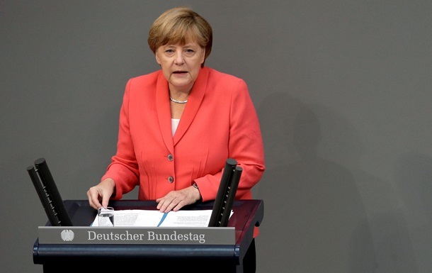 Меркель виступила проти ідеї списання боргів Греції