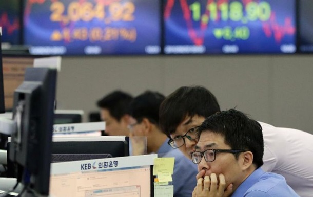 Южнокорейские биржи начали торги с падения показателей на 2%