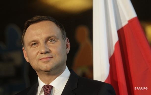 Президент Польщі закликав НАТО розмістити військові бази в Центральній Європі