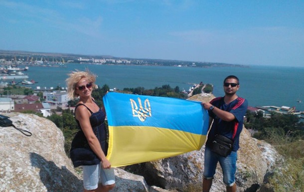 В Крыму за фото с украинским флагом засудили трех человек - СМИ