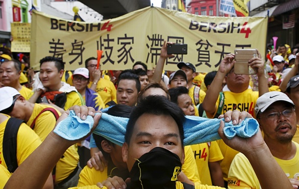 В Малайзии второй день протестуют против премьера 