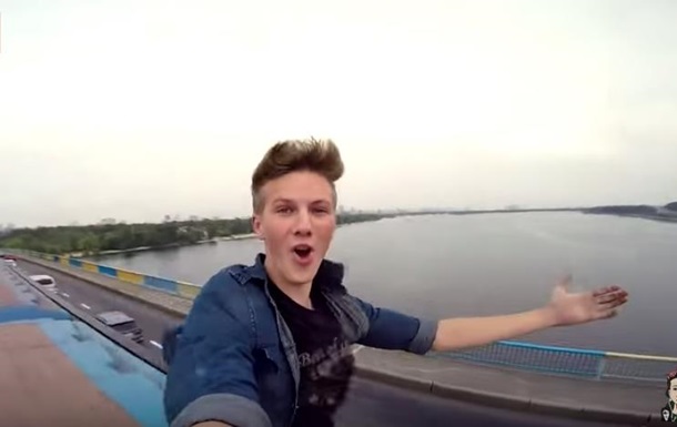 Киянин зняв на відео поїздку на даху метро