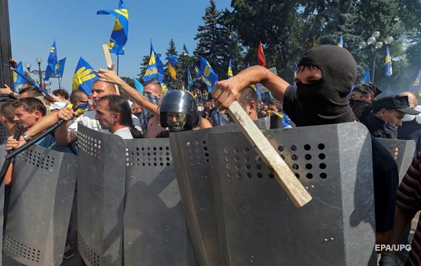Беспорядки в Киеве: столкновения продолжились на улице Грушевского