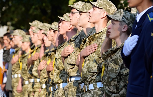 1 вересня 2015 року у ДНЗ «КПК з посиленою військовою підготовкою»