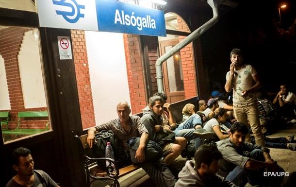 Австрия и Германия согласились пропустить беженцев из Венгрии