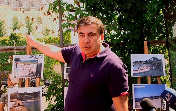 Саакашвили ответил Коломойскому на сравнение с собакой