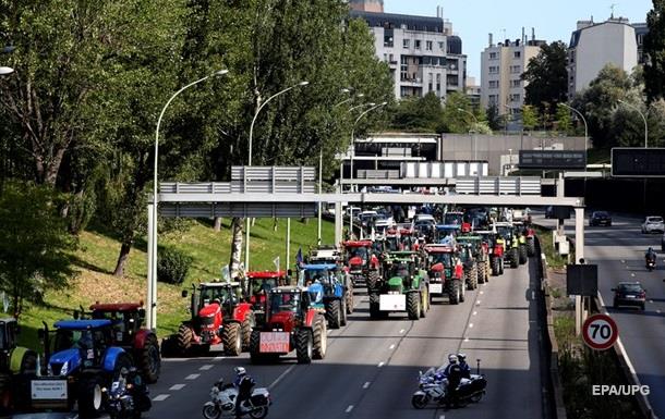 В Брюсселе тысячи фермеров на тракторах митингуют у Совета ЕС
