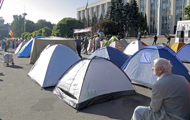 В центре Кишинева растет палаточный лагерь протеста