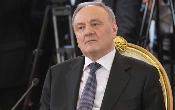 Глава Молдовы отказался уходить по требованию  майдана 