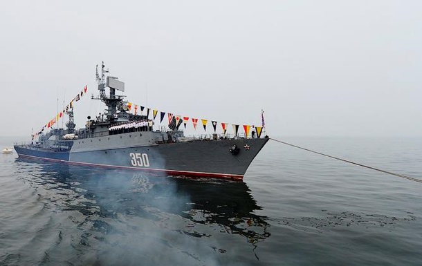 Військовий корабель РФ зблизився з американським судном у Чукотському морі