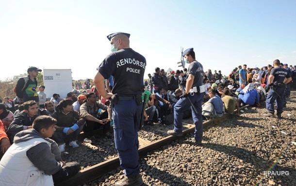 Угорщина хоче захиститися армією від біженців на кордоні із Сербією