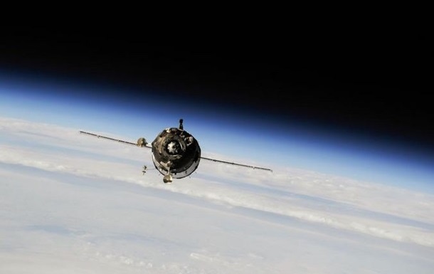 Космический корабль Союз с экипажем приземлился в Казахстане