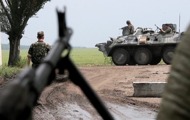 Военные заявляют об обстрелах Авдеевки, сепаратисты - о беспилотниках