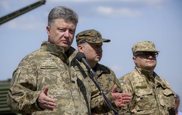 Порошенко вновь попросил поставить оружие Украине