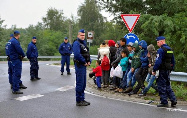Угорська поліція отримала право проводити обшуки у прикордонні