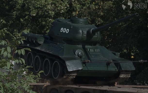 В Молдове демонтируют советские танки
