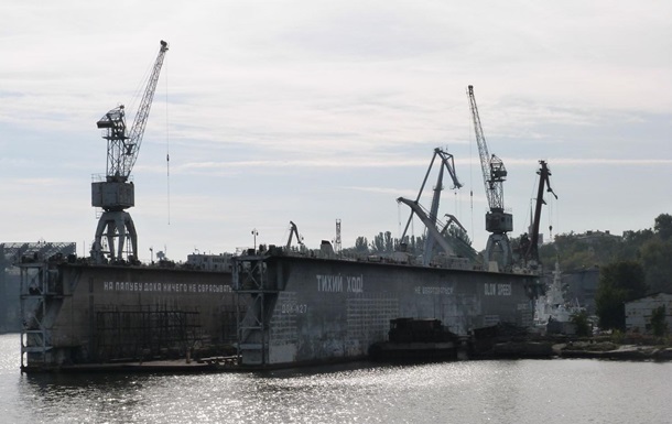 Мост разведен. В Николаев зашли военные корабли 