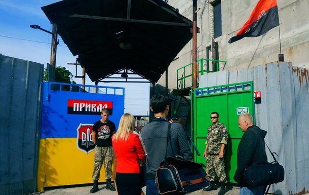 Правий Сектор Харкова представив логістичний комплекс з хостелом для волонтерів