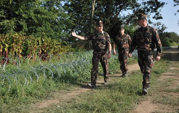 Угорщина оголосила часткову мобілізацію через біженців