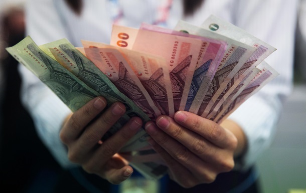 Третина українців відмовляються зберігати заощадження в банках