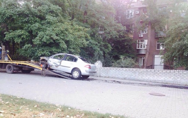 В центре Запорожья сгорел автомобиль