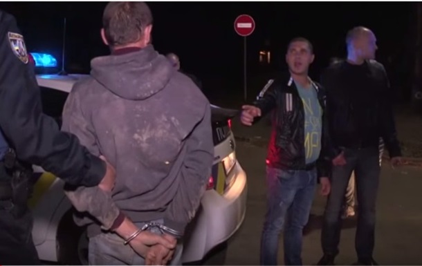 В Киеве полиция спасла насильника от самосуда