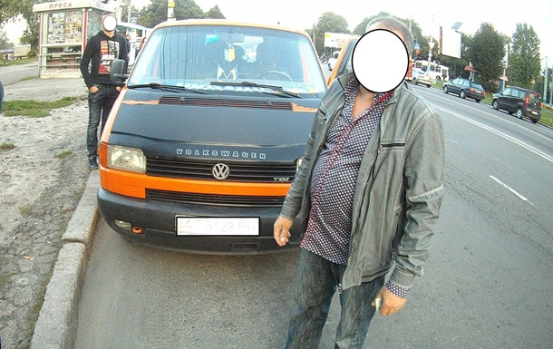 У Львові міліціонер без документів на авто втік від поліції