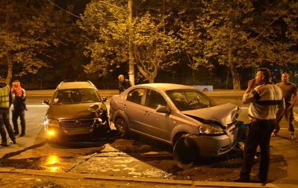 У Миколаєві військовий за кермом протаранив авто з вагітною