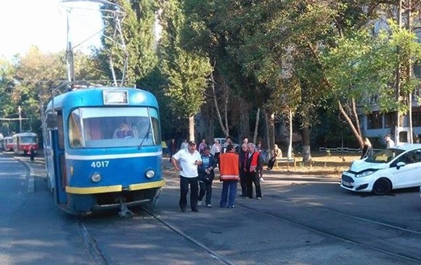 В Одессе из-за ДТП образовалась пробка трамваев