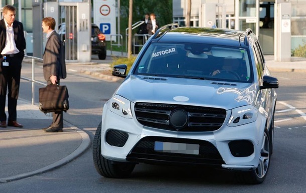 Фотошпионы рассекретили внешний вид Mercedes-Benz GLS