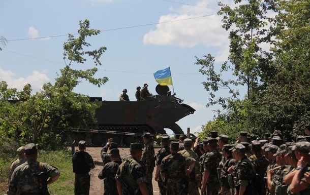 Силовики отчитались об отводе танков на Луганщине