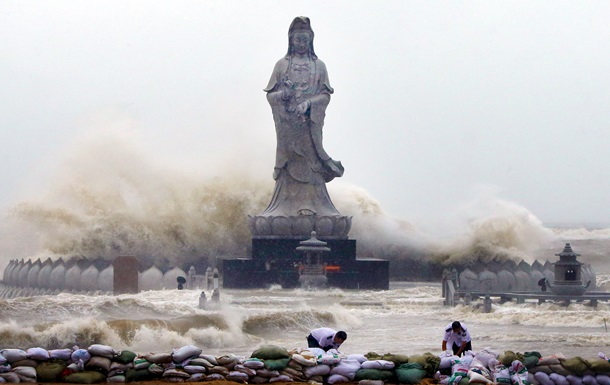 В Китае число жертв тайфуна Мучжигэ приблизилось к 20