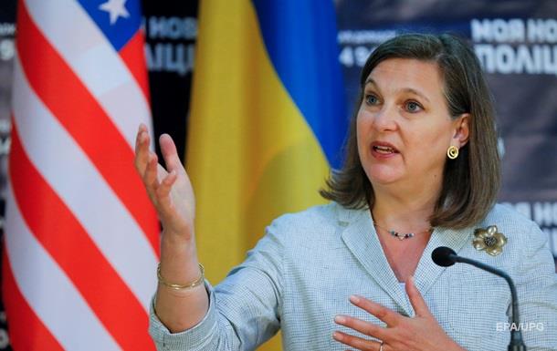 Нуланд: США призывают Россию списать часть долга Украины