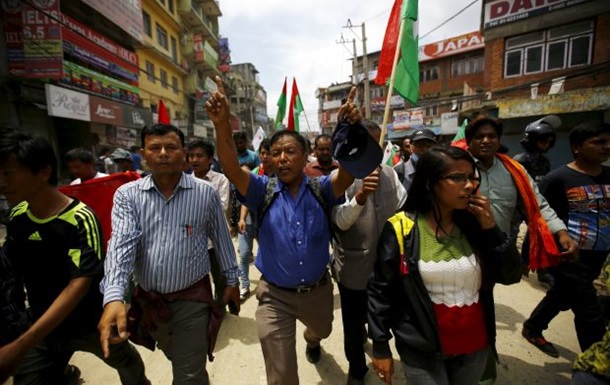 Президент Непалу прийняв відставку прем єра