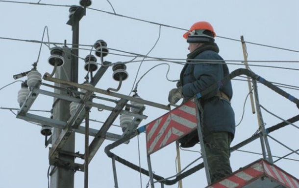 В Україні через негоду без електрики залишилися села у п яти областях