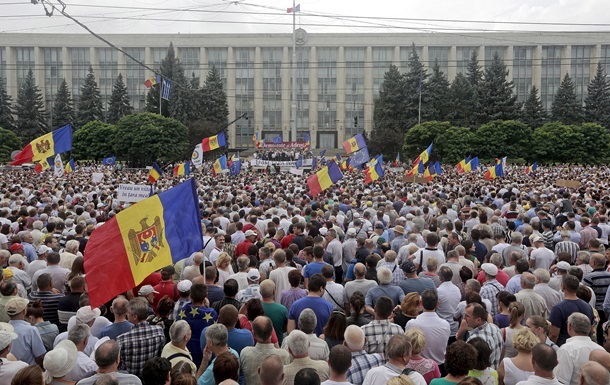 Протестующие в Кишиневе заблокировали центральный проспект