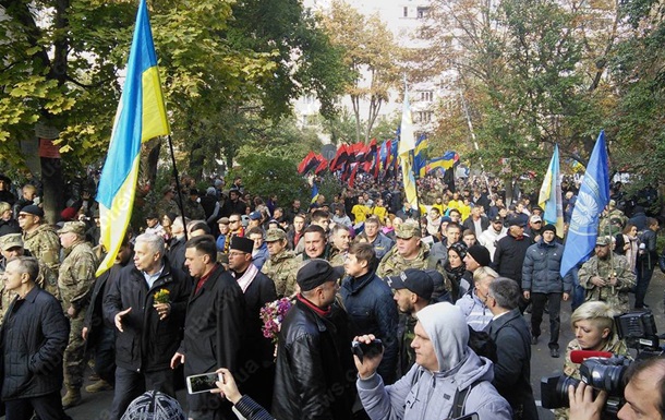 Участники  Марша героев  пришли под Лукьяновское СИЗО