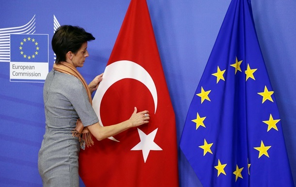 ЕС предлагает Турции безвизовый режим в обмен на помощь с мигрантами
